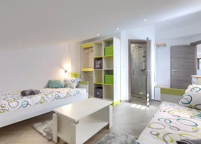 Joy By Interhome * Pula