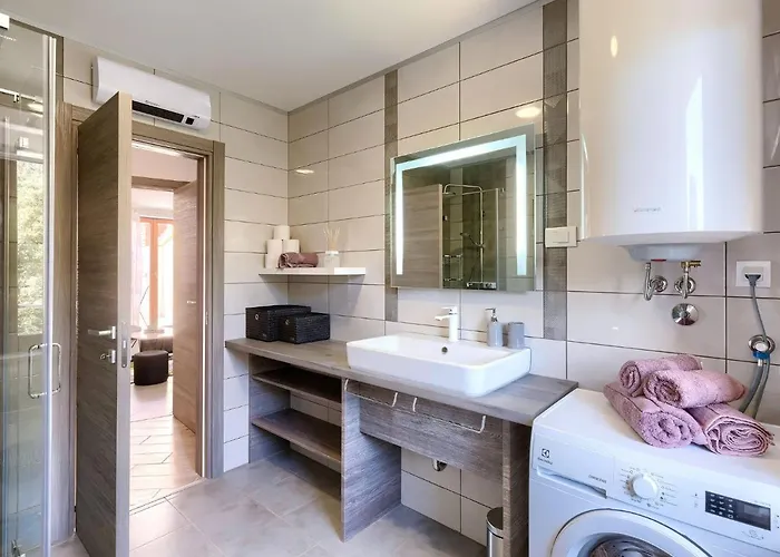 Joy By Interhome Appartement Pula