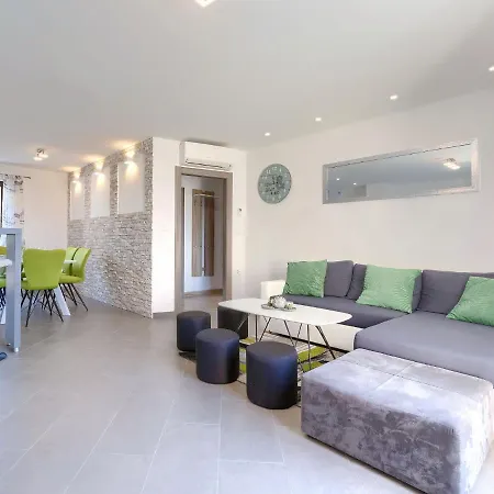 Joy By Interhome * Pula