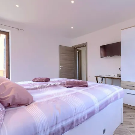 Apartament Joy By Interhome Pula