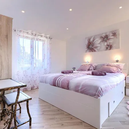 Joy By Interhome Apartament Pula