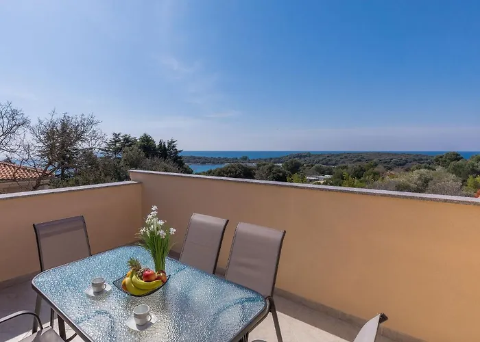 Joy By Interhome 풀라