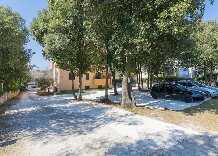 Joy By Interhome 풀라