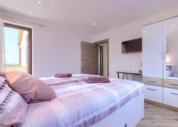 Apartament Joy By Interhome Pula