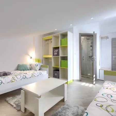 Joy By Interhome * Pula